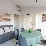 Luxury Elegant Penthouse 3 Bedrooms, 2 Bathrooms Milán