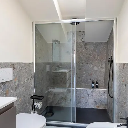 Luxury Elegant Penthouse 3 Bedrooms, 2 Bathrooms Daire *