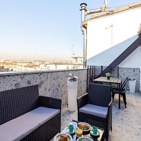 Luxury Elegant Penthouse 3 Bedrooms, 2 Bathrooms