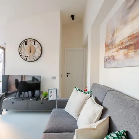 Daire Luxury Elegant Penthouse 3 Bedrooms, 2 Bathrooms