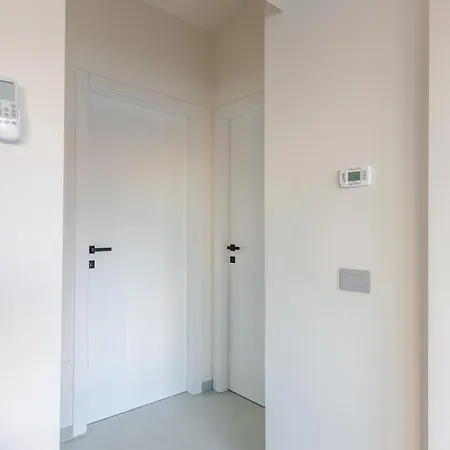 Luxury Elegant Penthouse 3 Bedrooms, 2 Bathrooms 公寓 *